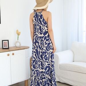 Stylish Blue and Cream Maxi Dress